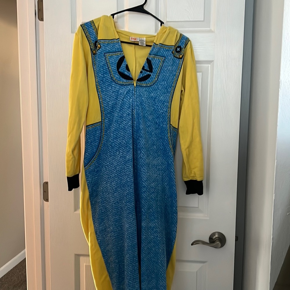 MINION ONSIE PAJAMA SIZE ADULT MEDIUM